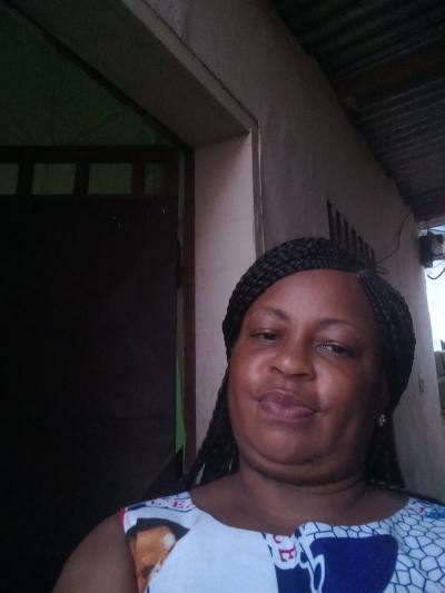 Clarisse 44 Jahre Yaoundé Kamerun