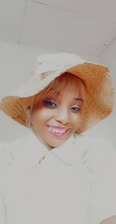 Zeline 40 ans Yaounde  Cameroun