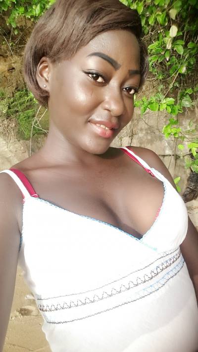 Manuela 29 years Douala Cameroon