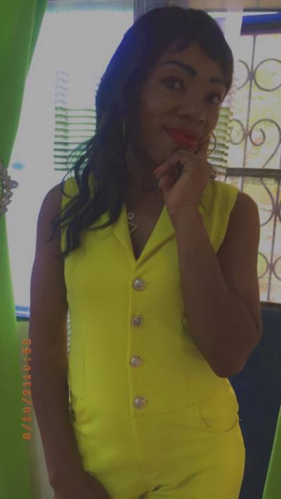 Nadine 41 ans Nsam Efoulan Cameroun
