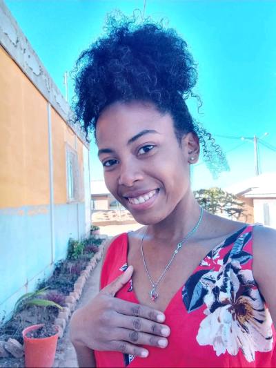 Nazirah 23 ans Antananarivo  Madagascar