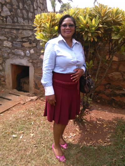 Carole 49 ans Yaoundé Cameroun