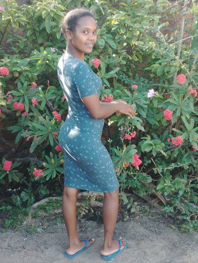 Saina 27 ans Vohemar Madagascar