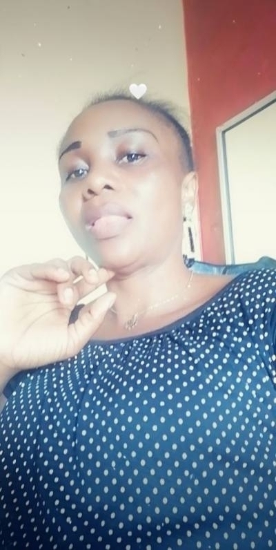 Estelle 41 Jahre Yaoundé  Kamerun