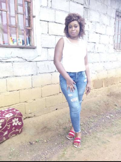Carole 32 ans Yaoundé  Cameroun
