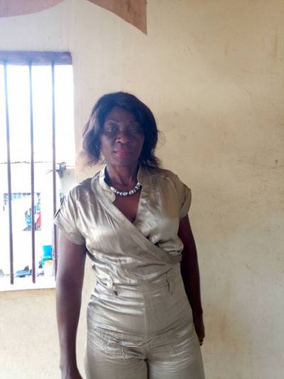 Genevieve 60 ans Yaoundé Cameroun