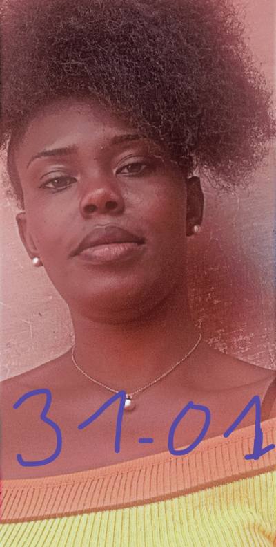Angèle  28 ans Abidjan  Côte d'Ivoire