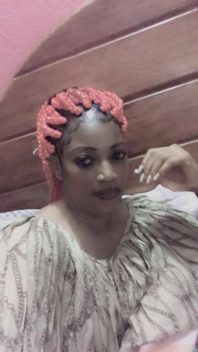 Carolle 33 ans Douala 5ème  Cameroun