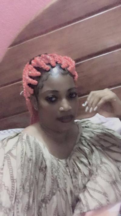 Carolle 34 ans Douala 5ème  Cameroun