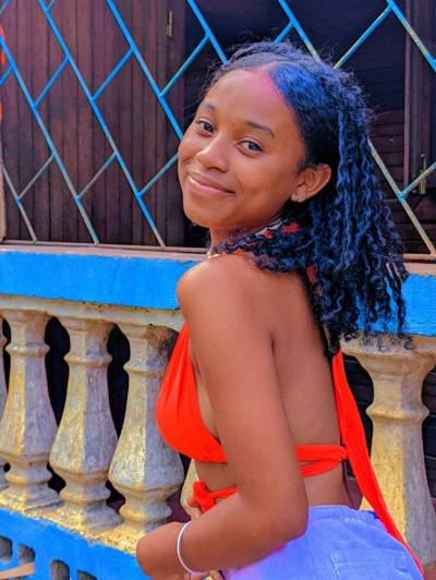 Edith 18 Jahre Antalaha Madagaskar