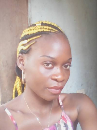 Beatrice 32 ans Yaoundé Cameroun