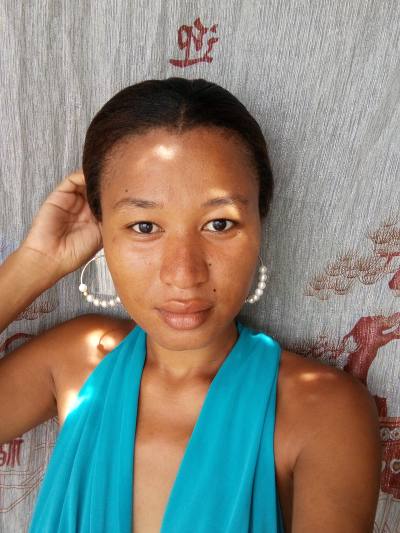Danièle 24 ans Mahajanga Madagascar