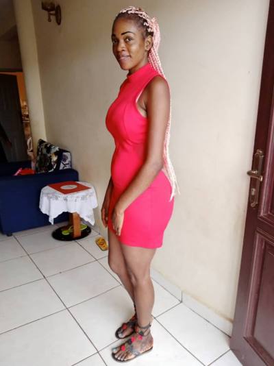 Velatrine 31 ans Mfoundi Cameroun