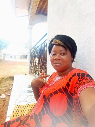 Nadine 40 Jahre  Kamerun