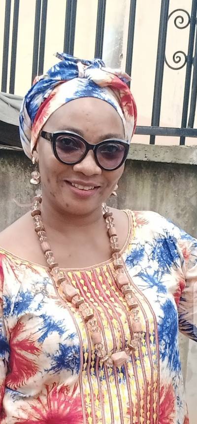 Carine 44 ans Douala  Cameroun