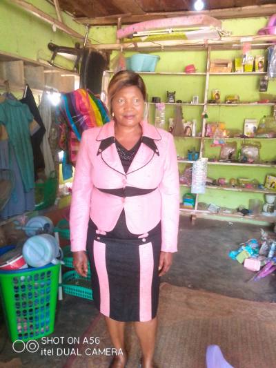 Philomene 55 ans Je Cherche Un Homme Sérieux Pour Le Mariage Cameroun