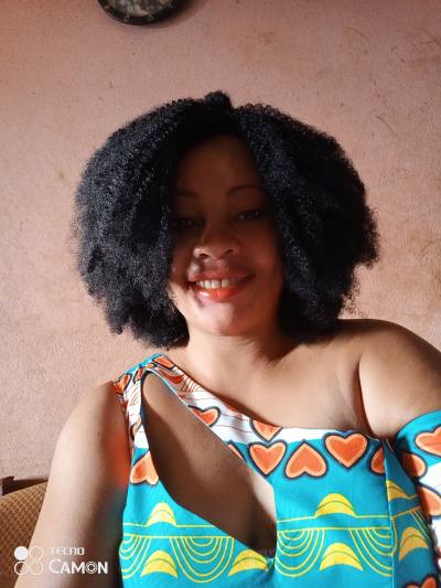 Josephine 33 years Yaoundé Cameroon