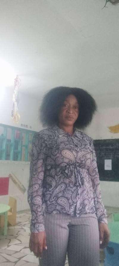 Francine 41 years Libreville  Gabon