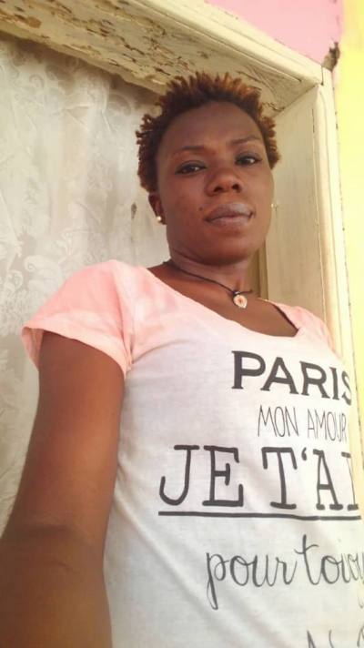 SIMONA 42 ans Mfoundi Cameroun