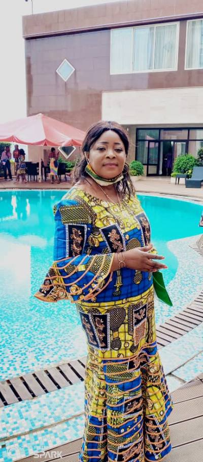 Marie 48 ans Yaoundé Cameroun