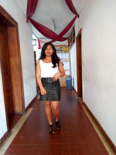 Olivia 28 years Antananarivo 101 Iv Madagascar