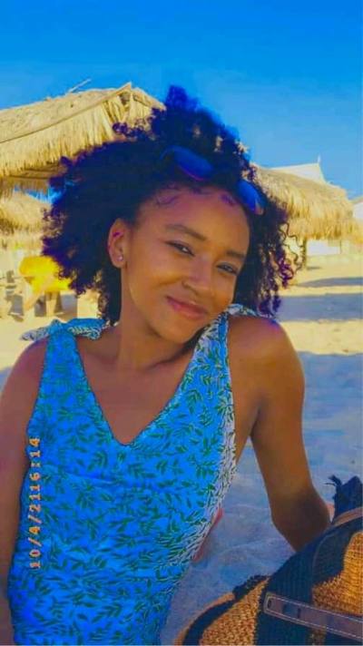 Zarinah 25 years Nosy-be Madagascar