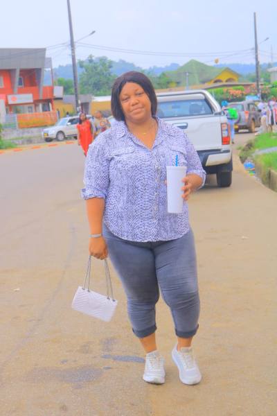 Doline 28 ans Libreville  Gabon