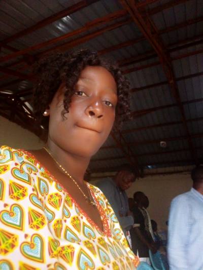 Marie joseph 30 ans Chrétienne Cameroun