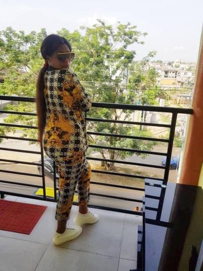 Zorah 36 Jahre Douala  Kamerun
