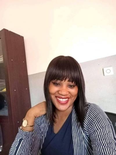 Tania 34 ans Centre Cameroun