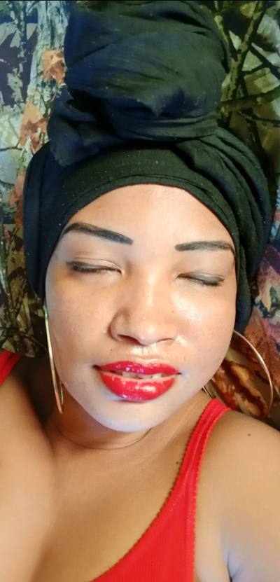 Mona Site de rencontre femme black Cameroun rencontres célibataires 37 ans