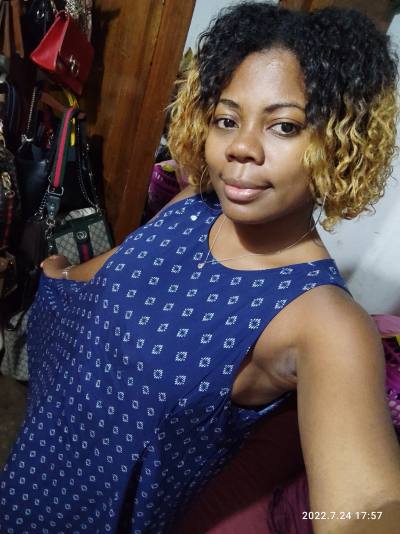 Sabrina  30 ans Toamasina Madagascar