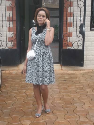Lydie 36 ans Sangmelima Cameroun