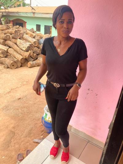Tess 34 ans Yaoundé Iv Cameroun