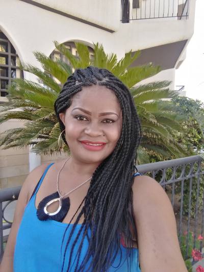 Alice  33 ans Yaoundé  Cameroun