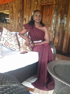 Edna 36 Jahre Kampala Uganda