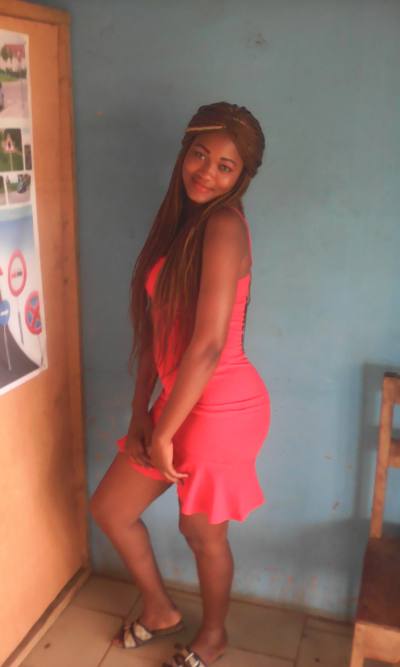Florence 29 ans Mbalmayo Cameroun