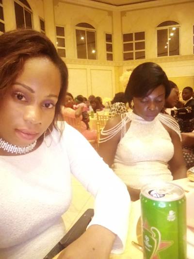 Adeline 28 ans Bulu Cameroun