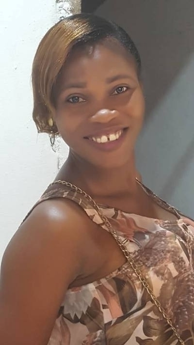 Lauri  Site de rencontre femme black Madagascar rencontres célibataires 30 ans