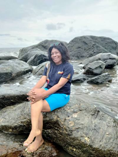 Thérèse 48 ans Douala 3ème  Cameroun