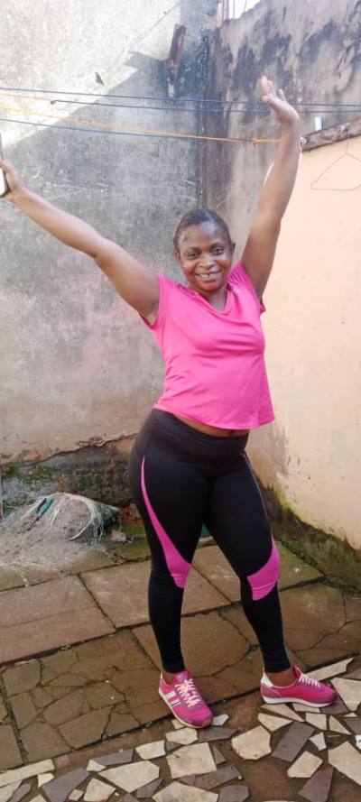 Marie 37 ans Yaoundé4 Cameroun