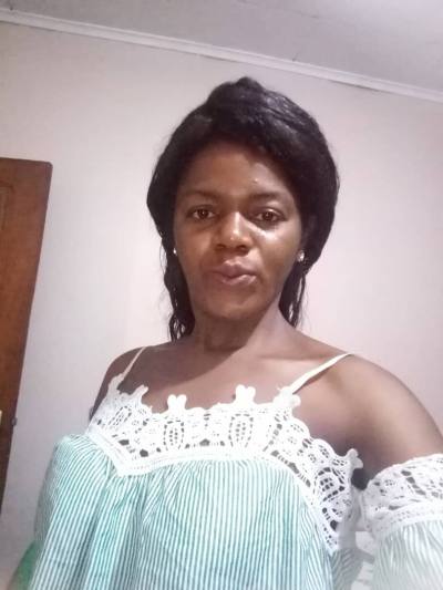 Christelle 32 ans Yaounde Cameroun