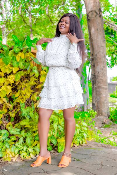Perla 33 ans Lyon France