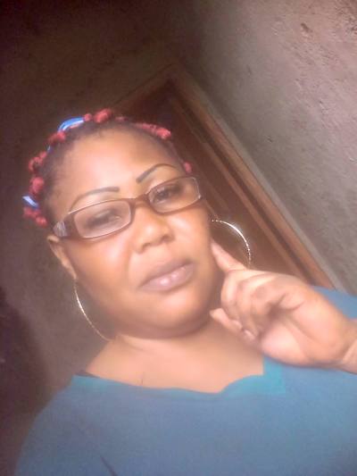 Nadege 43 ans Ebolowa Cameroun