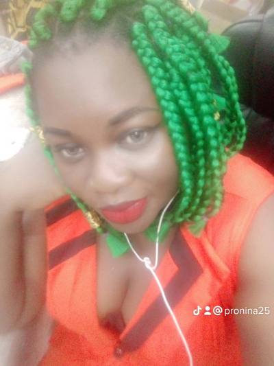 Nina 34 ans Lomé Togo