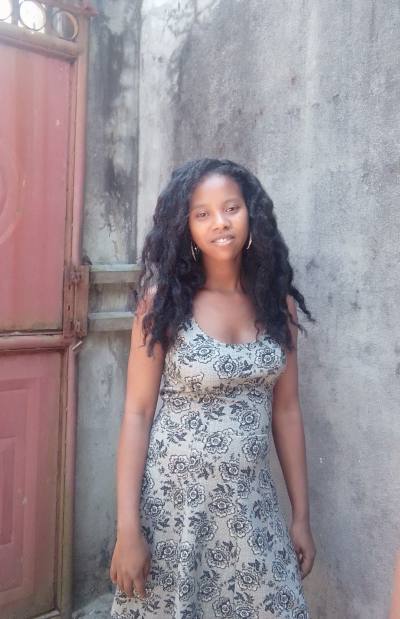 Angelette 26 years Toamasina Madagascar