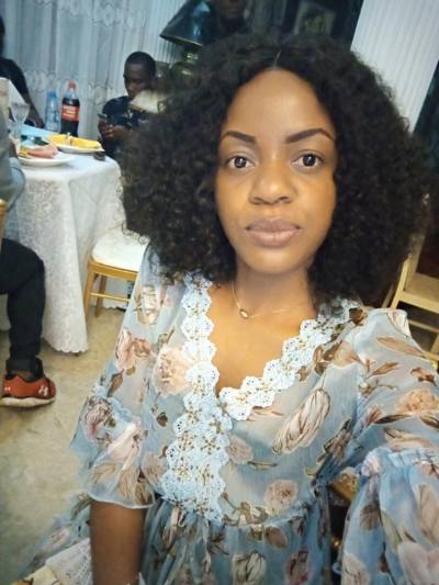 Dolores 30 ans Yaounde Cameroun