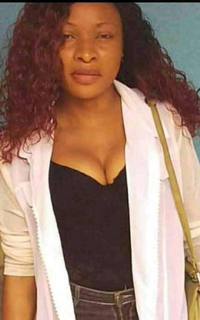 Danielle 28 Jahre Yaoundé  Kamerun