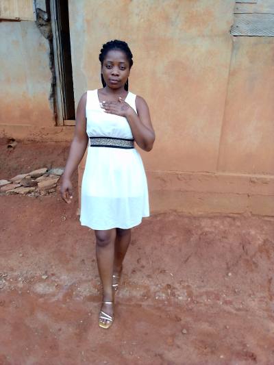 Solange 26 ans Catholique Cameroun