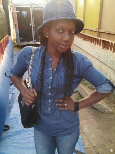 Rencontre Femme Guinée Aissatou 28ans, cm et 53kg - BlackAndBeauties